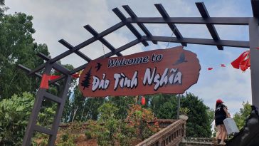 Lối lên đảo Tình Nghĩa